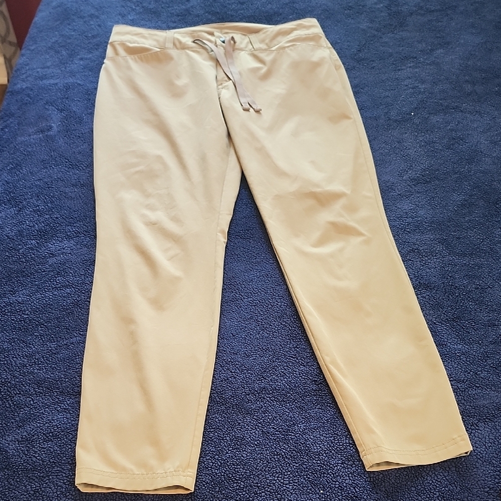 Magellan Outdoors Tan Sweatpants Comfortable Joggers